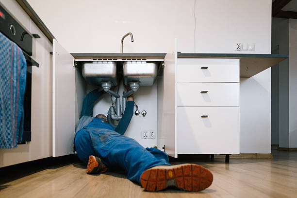Professional Emergency Plumber technician working in Tomball, TX